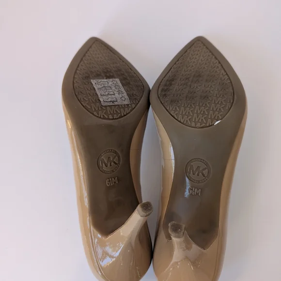 MICHAEL Michael Kors Nude Beige Patent Leather Keek Pump Heels - Picture 5 of 7